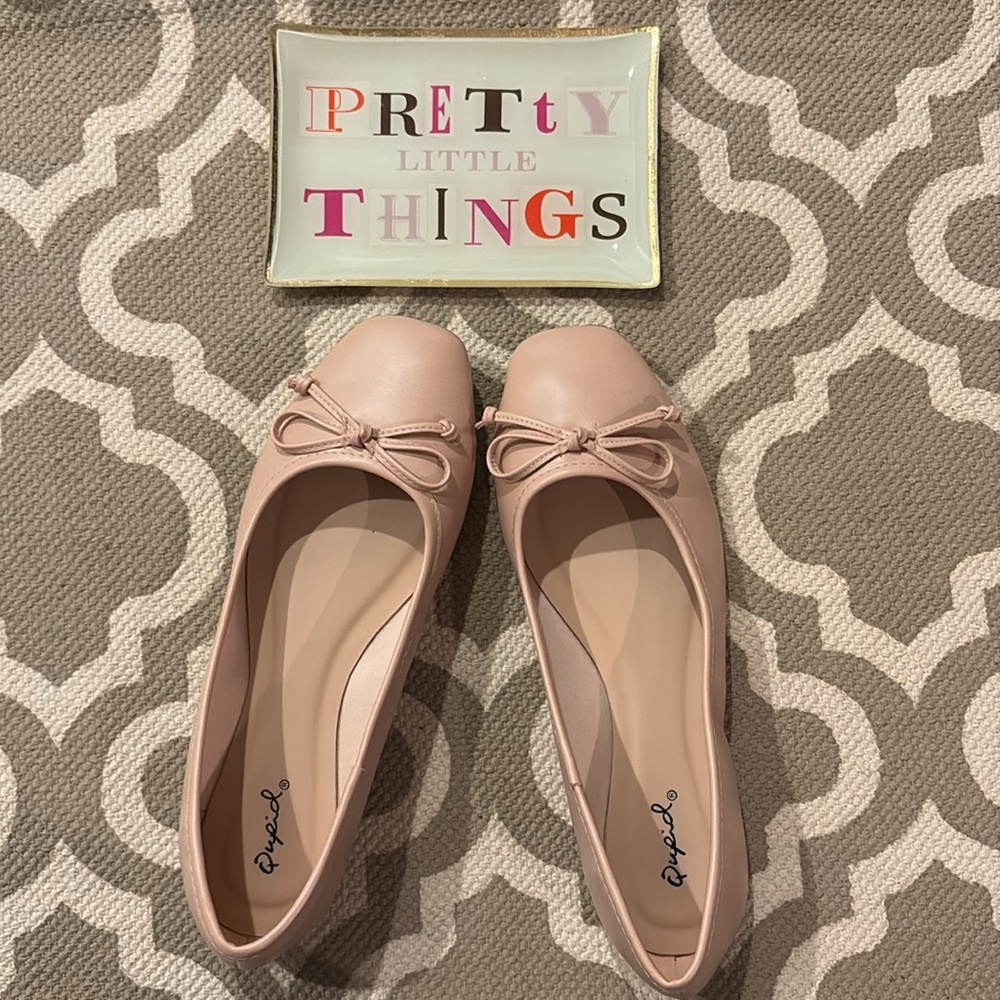 “Qupid”  Women's Pink Ballet Flats; no size on shoe, but fit like a size 8; EUC - Picture 2 of 4